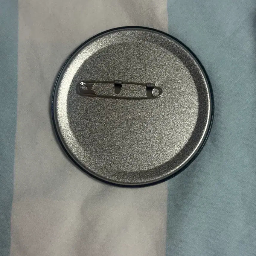 [BUNJANG] Yi He Hua Ta De Bai Miao Si Zun Er Ha Can Badge / 이합화타적백묘사존 얼하 캔뱃지