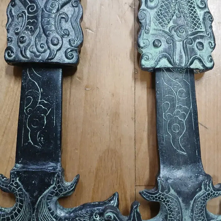 [BUNJANG] Ancient Bronze Dragon Sword Set (2 pcs) - Decorative / 고대 청동 용검 장식용 두세트