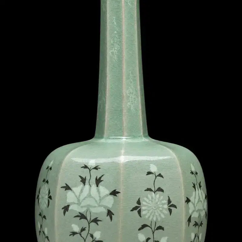 [BUNJANG] Ji Soon-tak Celadon Chrysanthemum Vase (32cm) / 무형문화재 지순탁 국화문 상감 청자 장경병 32cm