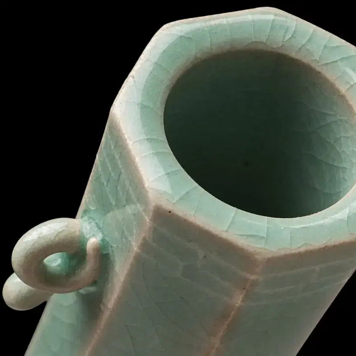 [BUNJANG] Ji Soon-tak Celadon Chrysanthemum Vase (32cm) / 무형문화재 지순탁 국화문 상감 청자 장경병 32cm