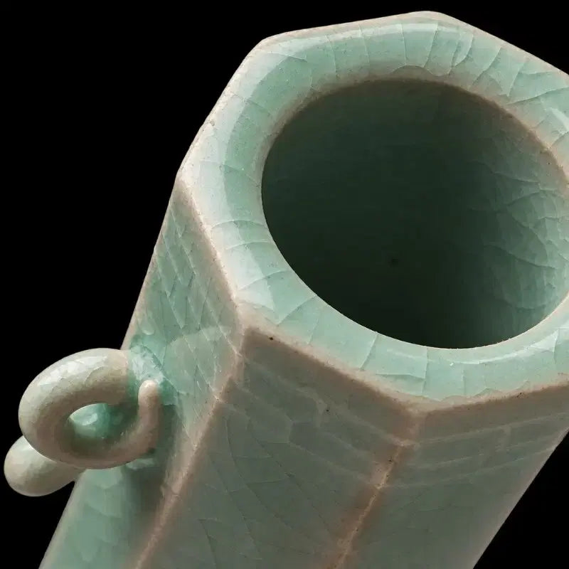 [BUNJANG] Ji Soon-tak Celadon Chrysanthemum Vase (32cm) / 무형문화재 지순탁 국화문 상감 청자 장경병 32cm