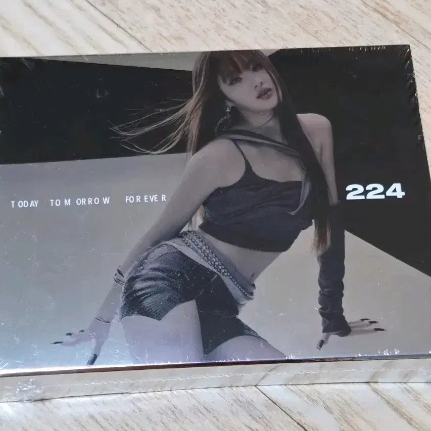 [BUNJANG] Kiss of Life Album Vol. 1 [Born to be XX] Sealed / 키스오브라이프 앨범 224