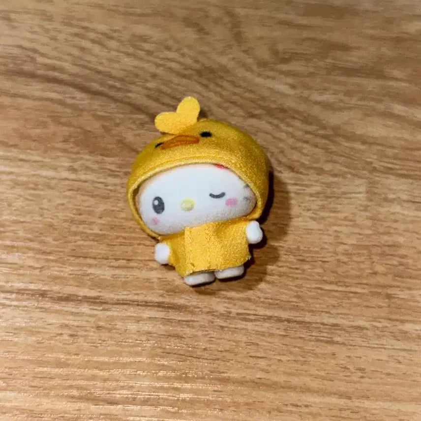 [BUNJANG] Sanrio Hello Kitty Fluffy Chick Figure Gacha / 산리오 헬로키티 플로키 병아리 피규어 가챠 인형