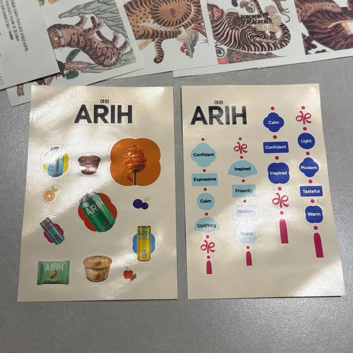 [BUNJANG] BTS ARIH Brochure &amp; Sticker Set / (새상품) BTS 아리 ARIH 브로셔&amp;스티커