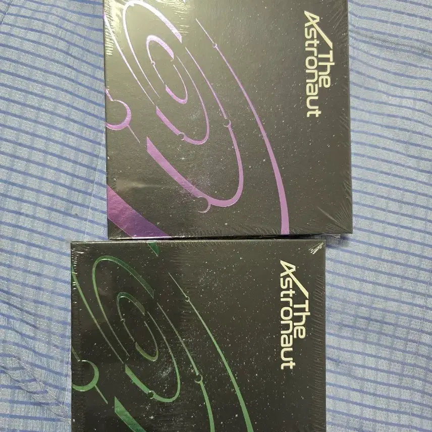 [BUNJANG] ECHO vol.1, vol.2, vol.3 &amp; The Astronaut (Purple, Green) Set / ECHO vol.1, vol.2, vol.3 세트/ the astronaut(보라,초록)