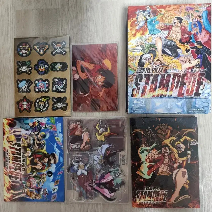 [BUNJANG] One Piece Stampede Blu-ray &amp; Goods Set / 원피스 스탬피드 블루레이 및 굿즈 세트