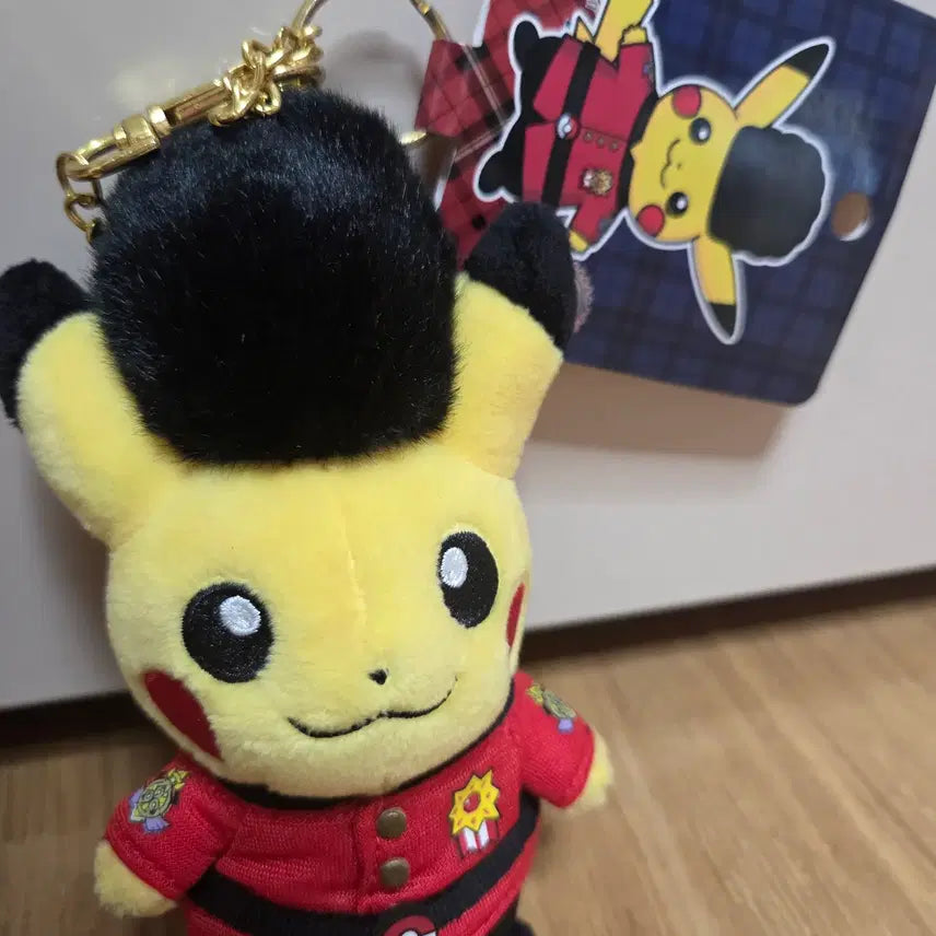 [BUNJANG] Pokemon British Guard Pikachu Plush Keychain / 포켓몬 영국 근위병 피카츄 인형 키링