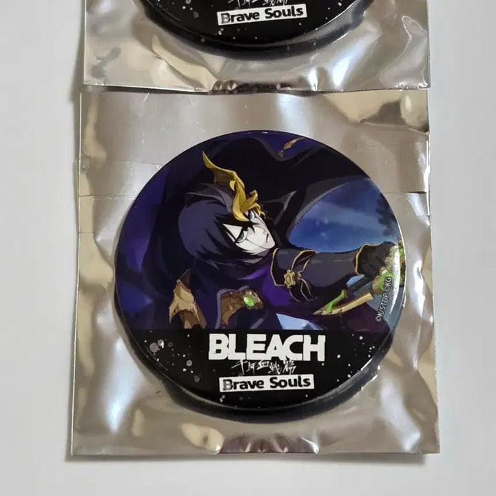 [BUNJANG] Bleach: Brave Souls Canned Badges - Uryu Ishida &amp; Orihime Inoue Bundle Set (New) / 일괄 새상품)블리치 브레이브 소울즈 캔뱃지 우르키오라, 오리히메