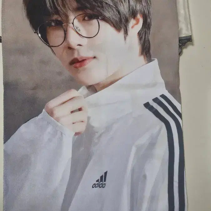 [BUNJANG] TXT Beomgyu Adidas Slogan Banner / 투바투 범규 아디다스 슬로건 판매합니다