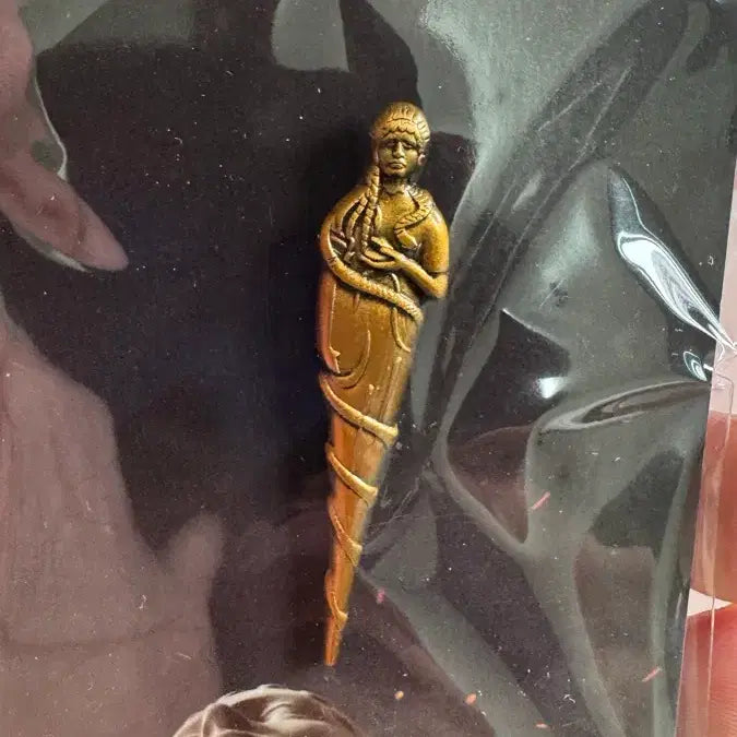 [BUNJANG] Odyssey Athena Pin Badge / 오디세이 영화 굿즈 아테나의 핀 뱃지