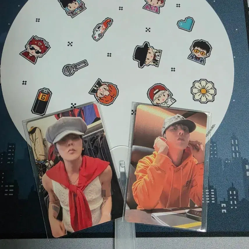 [BUNJANG] G-Dragon Lucky Draw Photocard 2pcs + Fan Set / 지드래곤 G-DRAGON 미공포 2장+부채세트