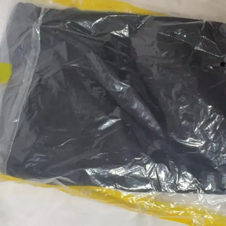 [BUNJANG] Isegye Idol Isepop Kiding T-Shirt M (Sealed) / 이세계 아이돌 이세돌 이세팝 키딩 티셔츠 M (미개봉)