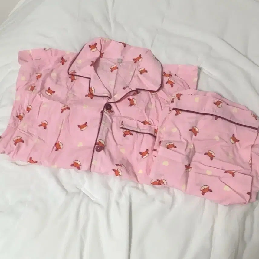 [BUNJANG] Isegye Idol Isepop Pajamas - M (Sleep Mask Add-on Available) / 이세계 아이돌 이세돌 이세팝 파자마 잠옷 - M (( 수면 안대 추가 가능
