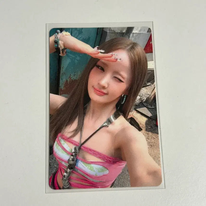 [BUNJANG] KISS OF LIFE Bell SWEAT 1st Gen Broadcast Photocard / 키스오브라이프 키오프 벨 SWEAT 1주차 공방포카