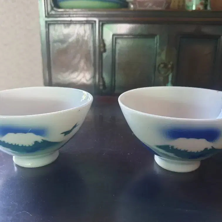 [BUNJANG] Rare Vintage 1950s-1970s Japanese Showa Period Fuji Design Ceramic Cups Set (2P) / [희귀 빈티지] 1950~70년대 일본 쇼와 시대 후지산 도자기 찻잔 세트 (2P)