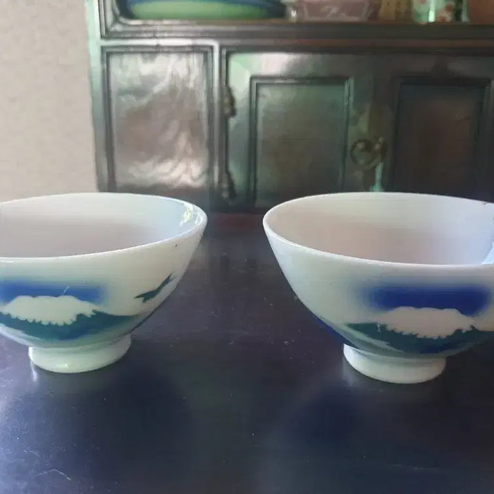 [BUNJANG] Rare Vintage 1950s-1970s Japanese Showa Period Fuji Design Ceramic Cups Set (2P) / [희귀 빈티지] 1950~70년대 일본 쇼와 시대 후지산 도자기 찻잔 세트 (2P)
