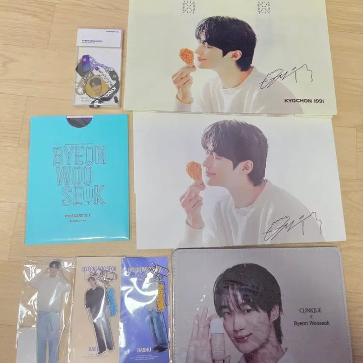 [BUNJANG] Byun Woo-seok 2025 DICON Photocard, Poster, Goods Set / 변우석 2025디아이콘 포토카드,교촌,크리니크,다슈.이디야1.2차포스터 팝니다.