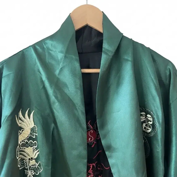 [BUNJANG] Discover Singapore Authentic Double-Sided Dragon Embroidery Reversible Robe Gown (XXL) / [정품] 싱가포르 디스커버 양면 용 자수 리버시블 로브 가운 (XXL)