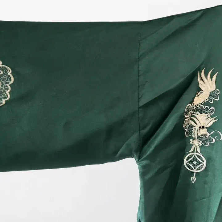 [BUNJANG] Discover Singapore Authentic Double-Sided Dragon Embroidery Reversible Robe Gown (XXL) / [정품] 싱가포르 디스커버 양면 용 자수 리버시블 로브 가운 (XXL)