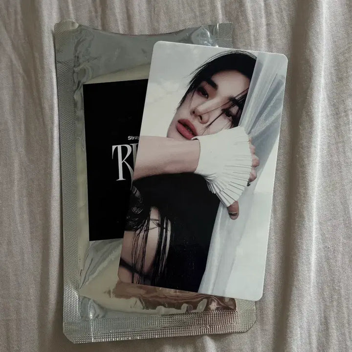 [BUNJANG] Stray Kids Hyunjin RUN IT SEOUL Regular Trading Card / 스트레이키즈 현진 RUN IT SEOUL 일반 트레이딩 카드