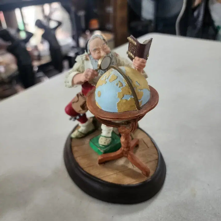 [BUNJANG] 1994 Norman Rockwell Santa Claus Classic Collection Resin Figurine (15cm) / 1994년 USA 노먼록웰 산타클로스 클래식 콜렉션 수지(딱딱한 프라스틱 계통) 높이15cm