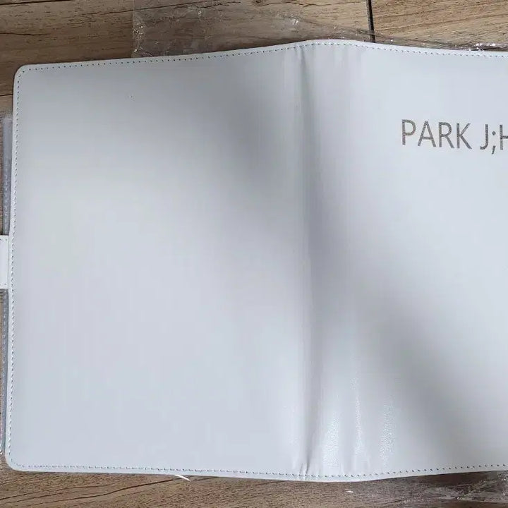 [BUNJANG] Park Ji-hoon English Name 6-Ring Binder / 박지훈 영문이름마크형태? 6공바인더 제작(굿즈아님!!!) 1개 새상품