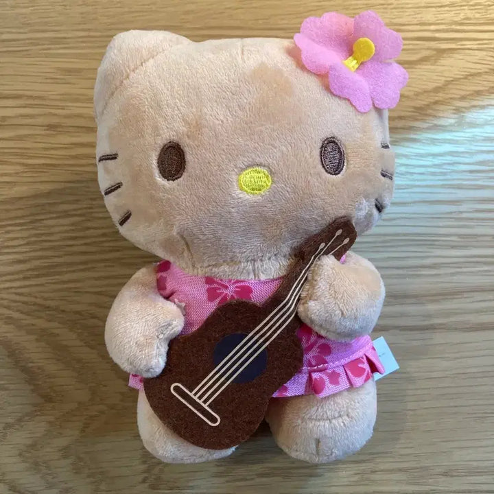 [BUNJANG] Hello Kitty Guam Saipan Plush Doll 16cm / 괌 사이판 태닝 헬로키티 인형