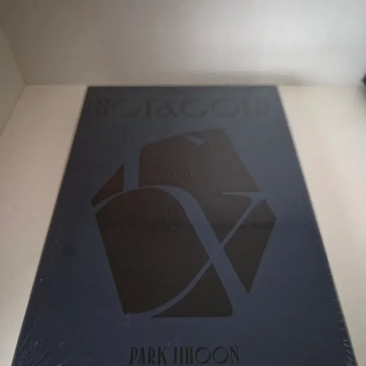 [BUNJANG] Park Ji Hoon Mini Album Vol. 5 HOT&amp;COLD Blue Version (Sealed) / 박지훈 미니 5집 HOT&amp;COLD 파랑 버전 미개봉 판매합니다.