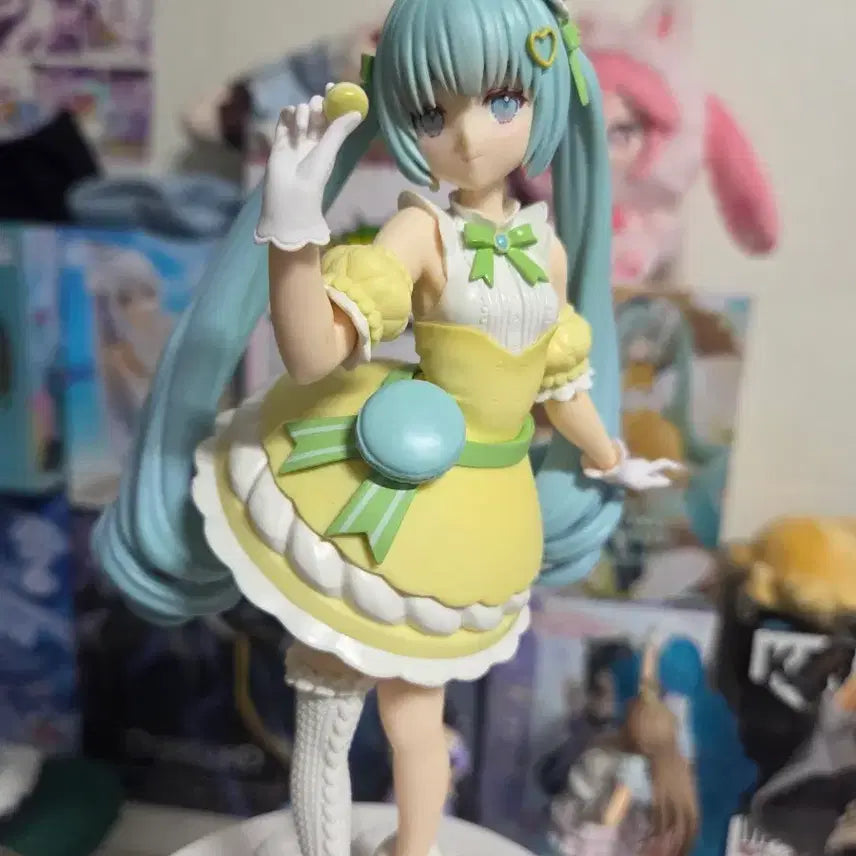 [BUNJANG] Hatsune Miku Citron Macaron Figure / 하츠네 미쿠 시트론 마카롱 피규어