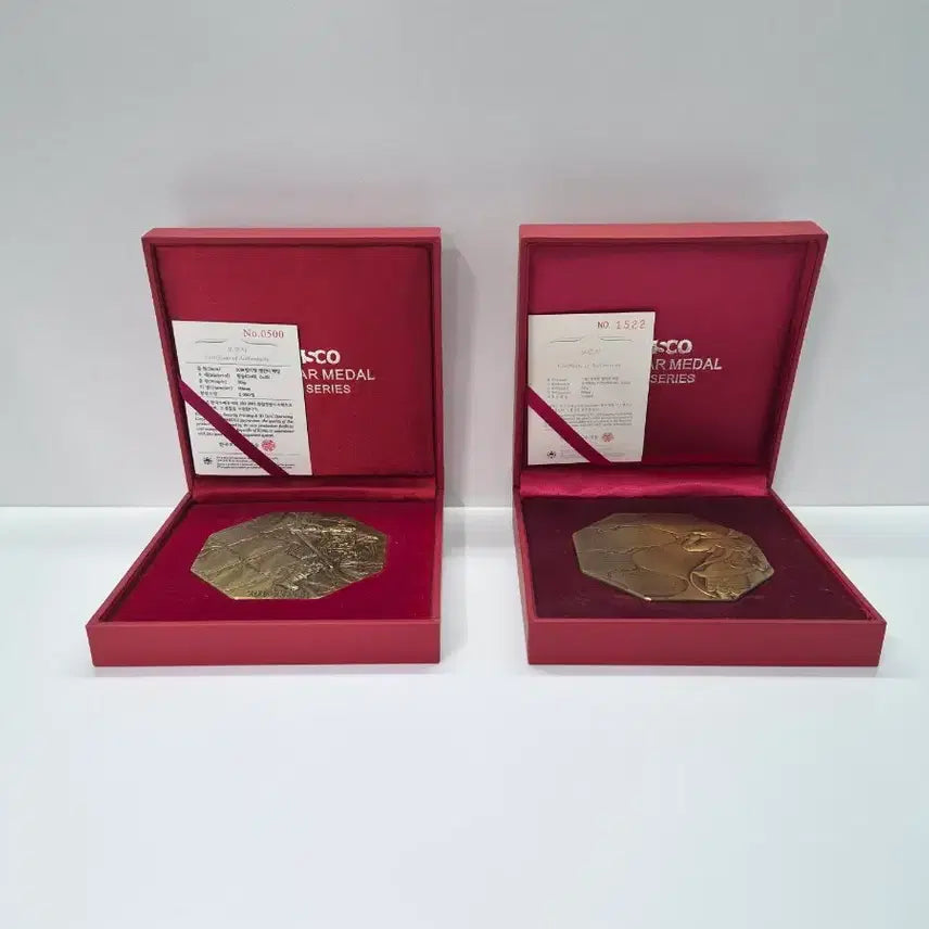 [BUNJANG] KOMSCO 12 Zodiac Animals Calendar Medal &amp; Paperweight Set / [한국조폐공사] 십이지신 문진 메달 / 12간지 팔각 캘린더 메달 판매