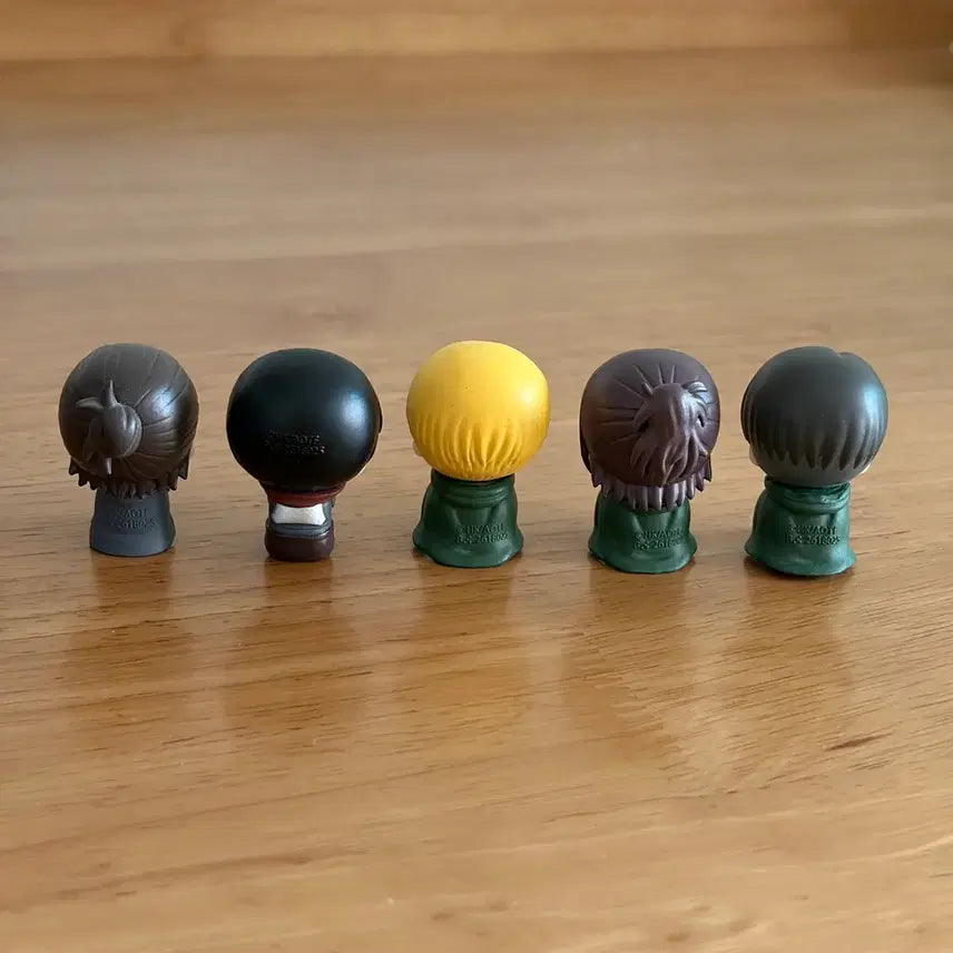 [BUNJANG] Attack on Titan Machiboke New Uniform 10th Anniversary Gacha Set / 진격의거인 마치보케 신제복 10주년 가챠 5종