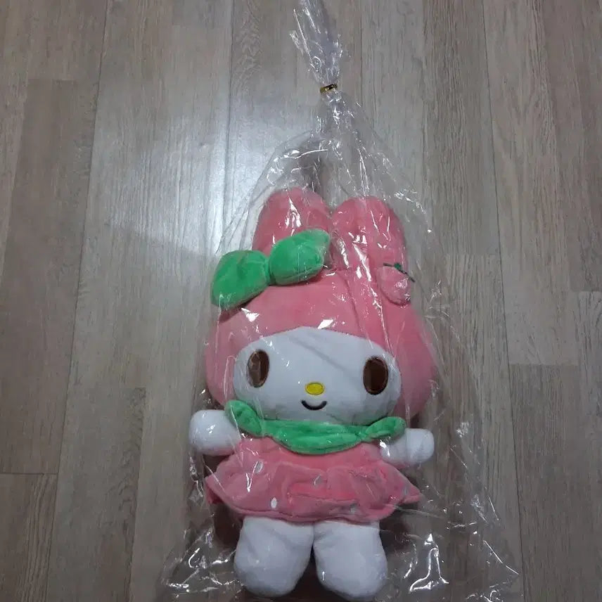 [BUNJANG] Sanrio My Melody Strawberry Plush / 산리오마이멜로디 딸기 봉제인형(무료배송)
