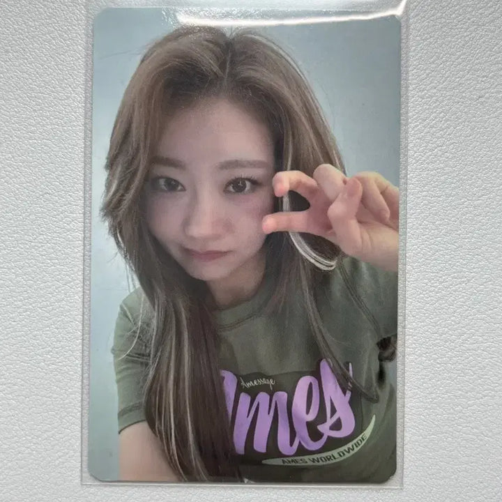 [BUNJANG] KIOF AMESTWORLDWIDE Julie Photocard / 키오프 쥴리 아메스월드와이드 포카