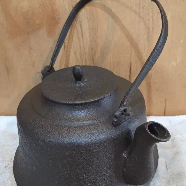 [BUNJANG] Antique Japanese Cast Iron Tea Kettle (Chagama) / 오랜세월의 일본 무쇠 차가마 주전자
