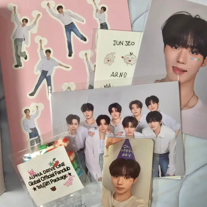 [BUNJANG] AlphaDriveOne Fanclub 1st Generation Kit (Includes Bring Green Postcard and Stickers) / 알파드라이브원 팬클럽 1기 키트 알디원 (덤 브링그린 엽서, 스티커)
