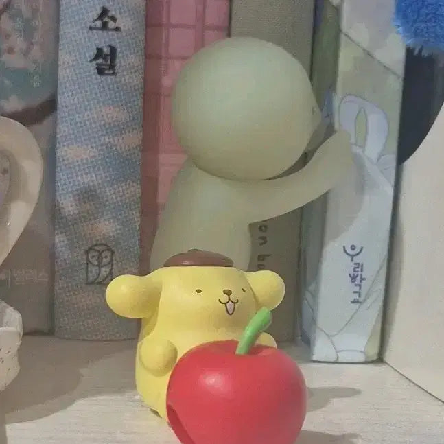 [BUNJANG] Pompompurin Mini Figure with Apple Accessory / 폼폼푸린 미니 피규어