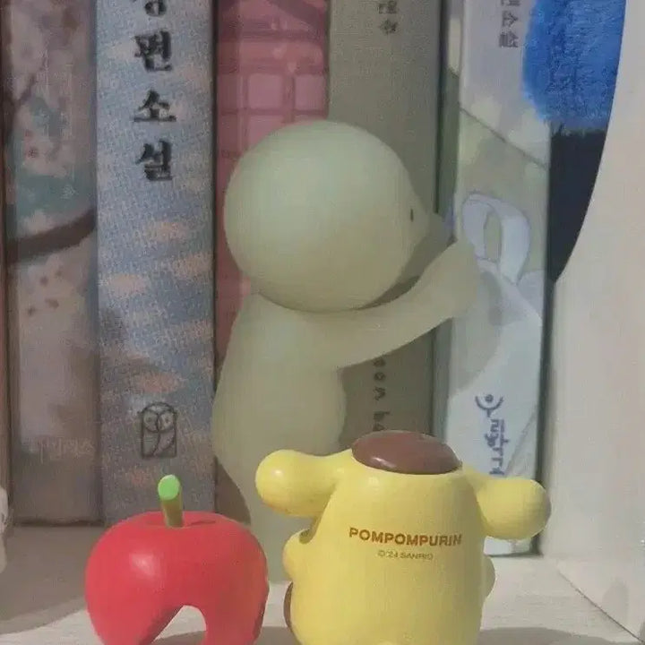 [BUNJANG] Pompompurin Mini Figure with Apple Accessory / 폼폼푸린 미니 피규어