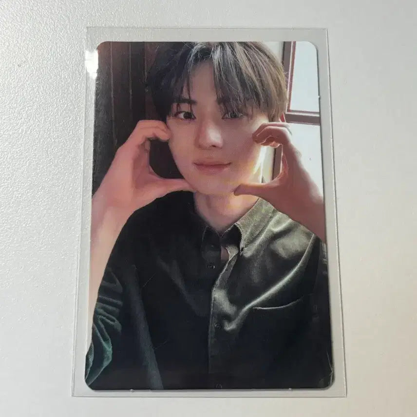 [BUNJANG] Hwang Minhyun Ball Heart Photocard / 황민현 볼하트 포카