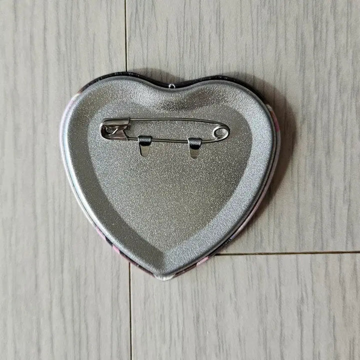 [BUNJANG] Gintama Toushi Heart Badge / 은혼 톳시 하트 뱃지