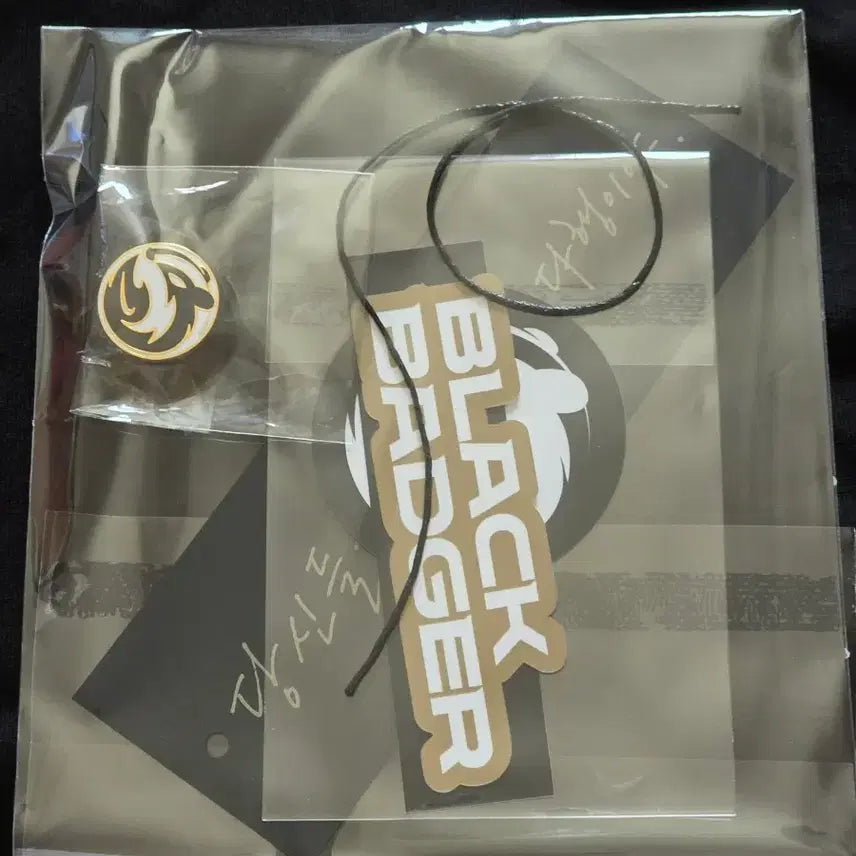 [BUNJANG] Black Badger Funding Goods Special Edition Badge / 블랙배저 펀딩 굿즈 특전 세트 추가보급품 뱃지