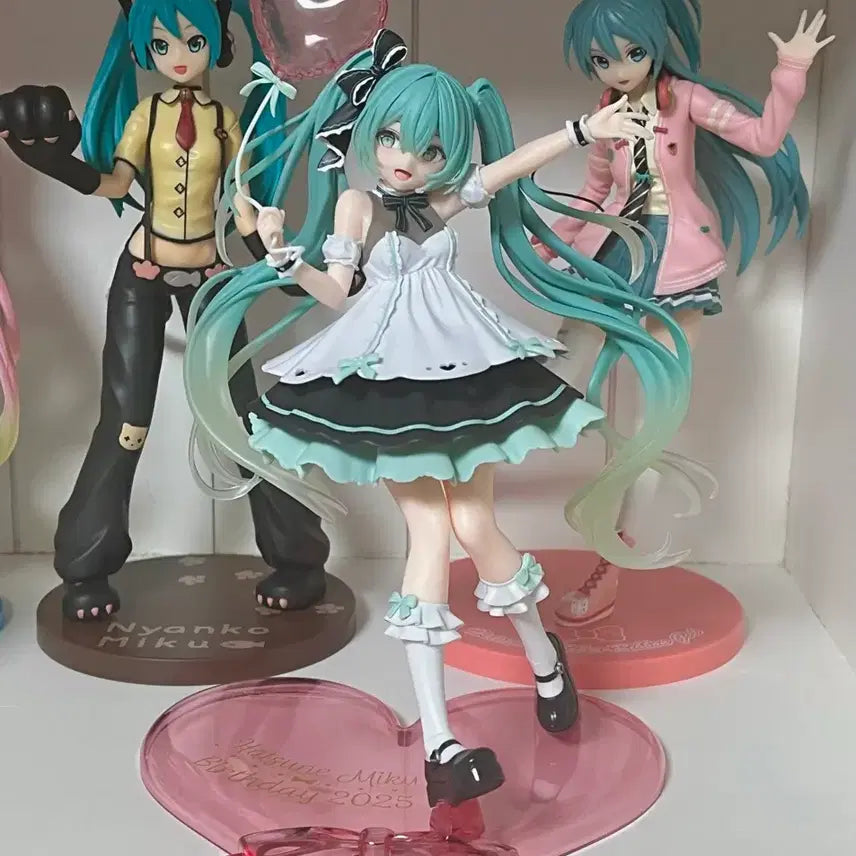 [BUNJANG] Taito Hatsune Miku Birthday 2025 Party Ver. Figure (Sealed) / [미개봉] 타이토 하츠네 미쿠 Birthday 2025 파티 Ver. 피규어