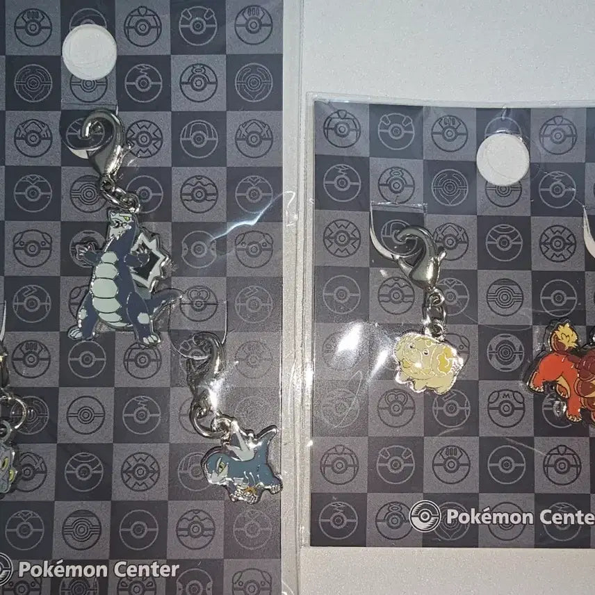 [BUNJANG] Pokemon Center National Pokedex Metal Charm Set: Drapion &amp; Pawmot / 포켓몬센터 전국도감 메탈참 드닐레이브, 바우첼 일괄