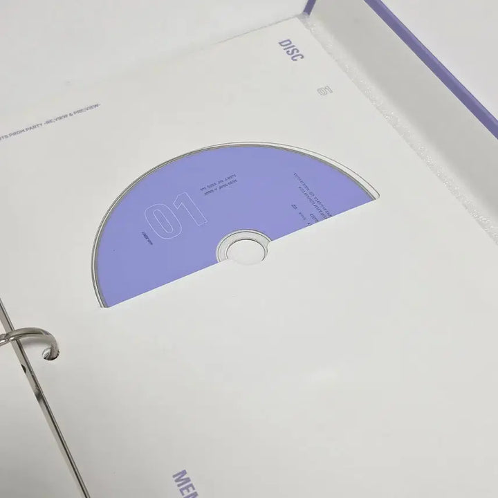 [BUNJANG] BTS Memories 2018 DVD V &amp; Jungkook Photocard Set / 포카 2장) 메모리즈 2018 방탄 momories bts 뷔 정국 v jungkook dvd 디비디