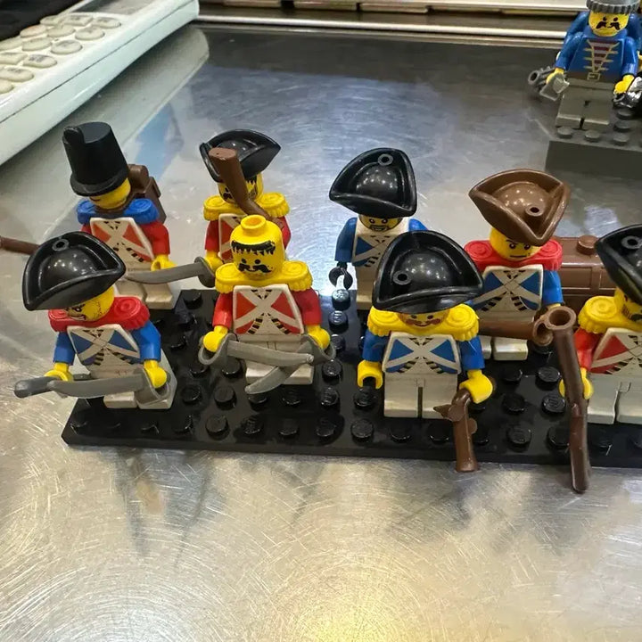 [BUNJANG] LEGO Old Navy Government Pirates Minifigure Set (24 pcs) / 올드 레고 해군 정부군 올드해적  미니피규어 24개