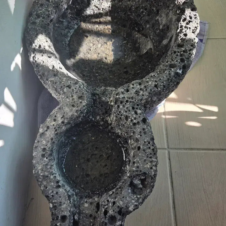 [BUNJANG] Basalt Gourd Water Basin / 현무암 표주박 물확