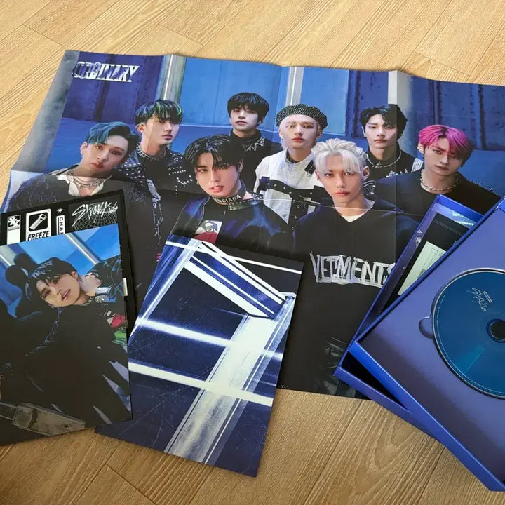 [BUNJANG] Stray Kids Album CD Photobook Poster Set / 스트레이키즈 앨범 CD 포토북 포스터 포함