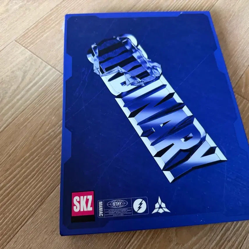 [BUNJANG] Stray Kids Album CD Photobook Poster Set / 스트레이키즈 앨범 CD 포토북 포스터 포함