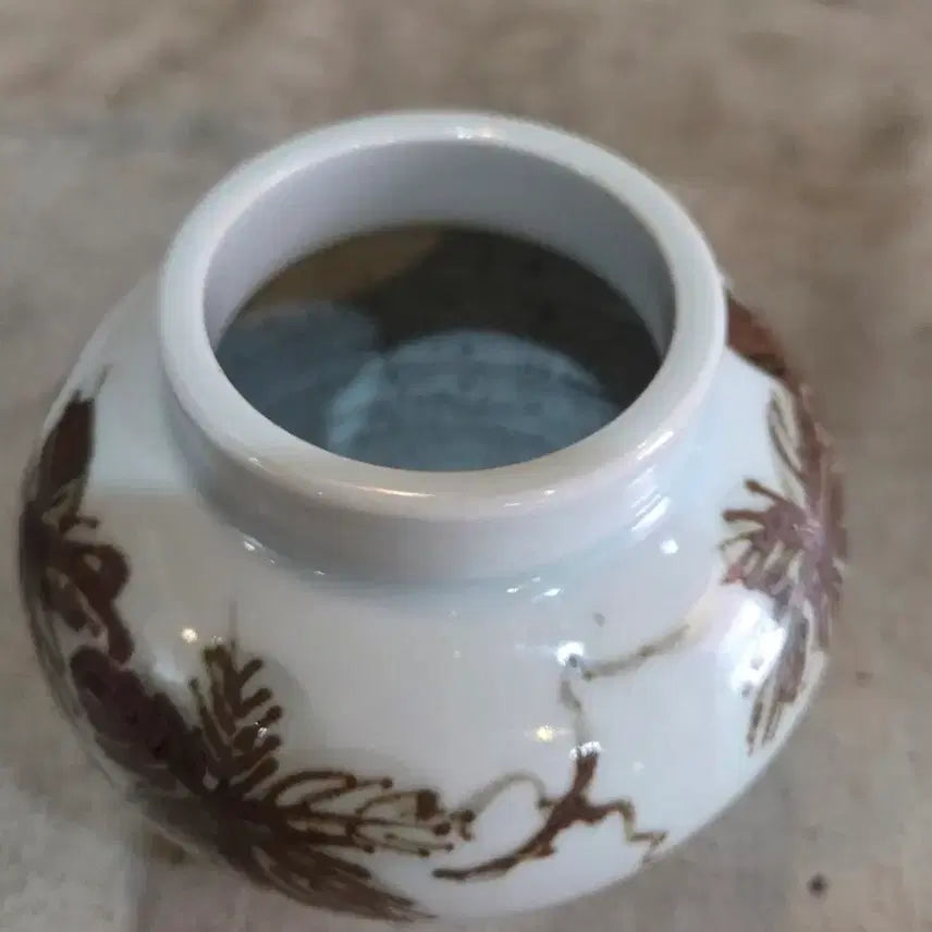 [BUNJANG] Cheolhwa White Porcelain Grape Motif Ceramic Vase / 철화백자 포도문 도자기 소호