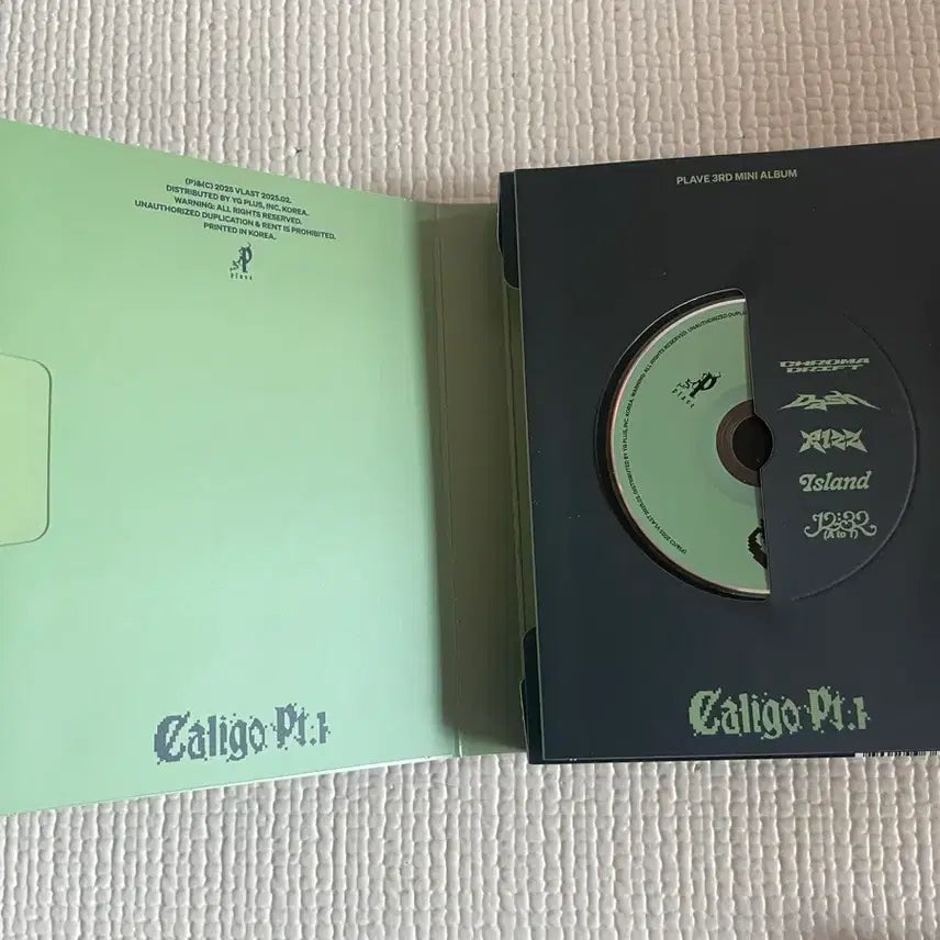 [BUNJANG] PLAVE Caligo Pt.1 Bundle Set (Excluding Photocards) / 플레이브 칼리고 Caligo Pt.1 /카라비너외 일괄 판매
