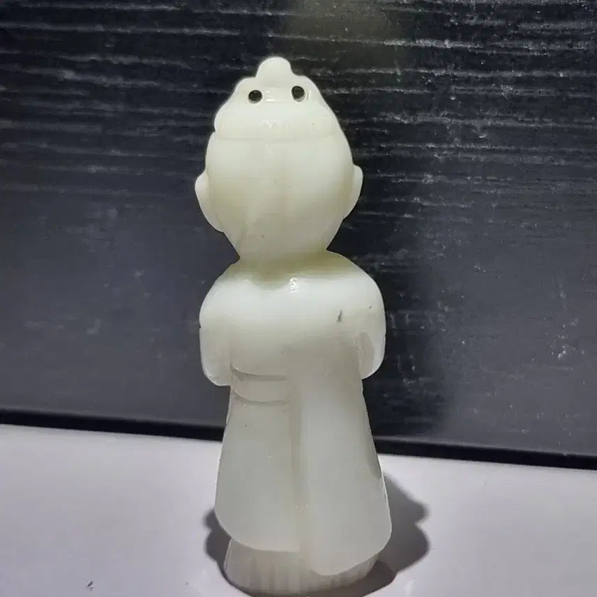 [BUNJANG] White Jade Figure Sculpture with Age / 30만원 이상 구매시 선물로 한 점 드립니다^^  세월감이 존재하는 백옥 인물상 조각품